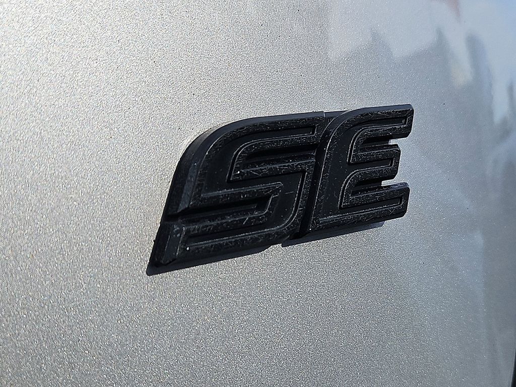 Thumbnail: 2023 Toyota Corolla - 31