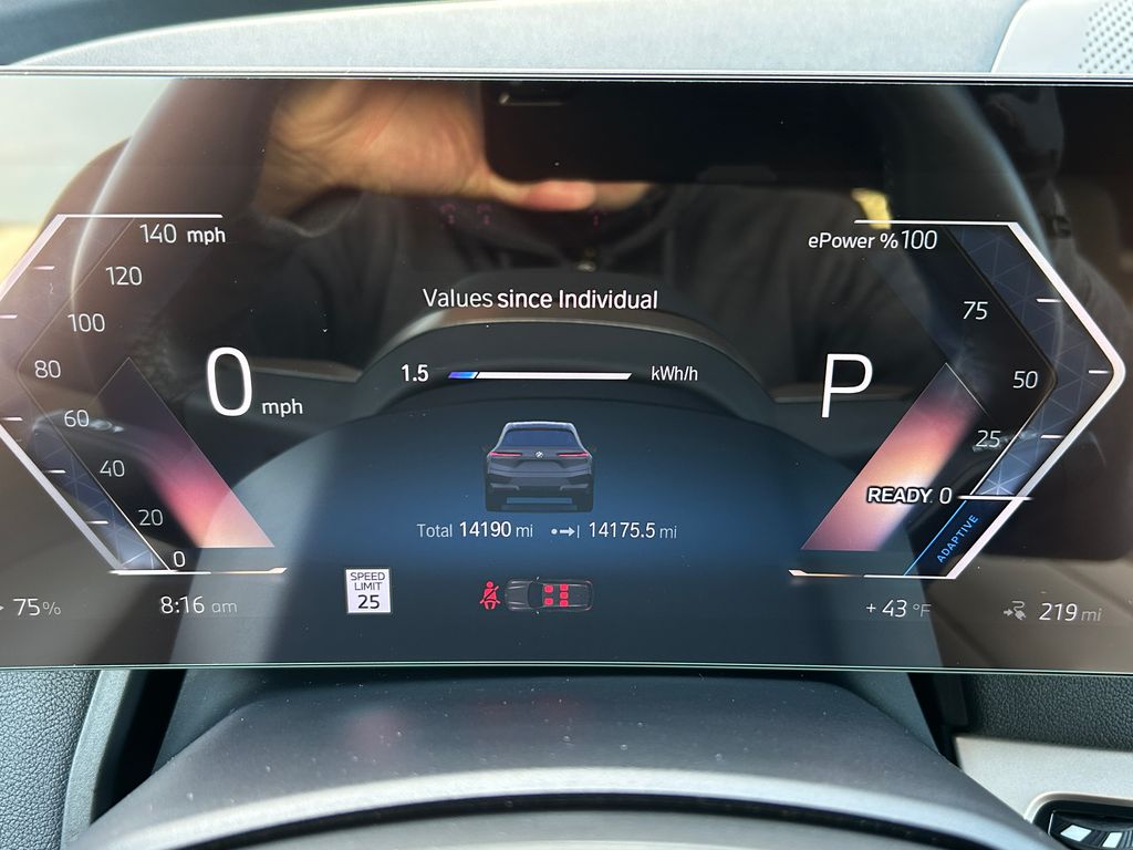 Thumbnail: 2023 BMW iX - 21