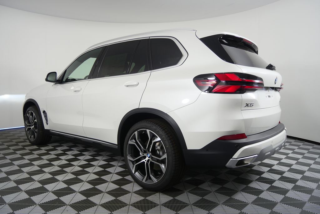 Thumbnail: 2026 BMW X5 - 5