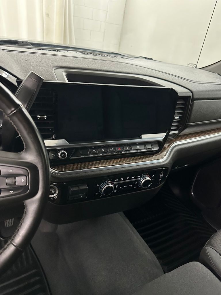 used 2023 GMC Sierra 1500 car, priced at $36,985