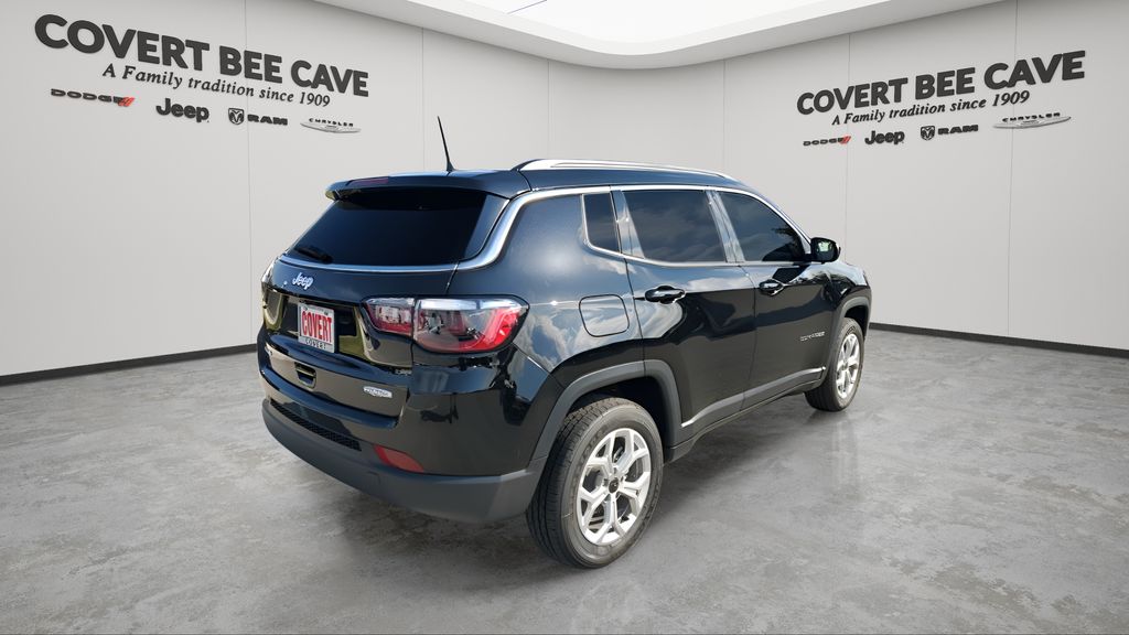 New 2026 Black Jeep Latitude image 9