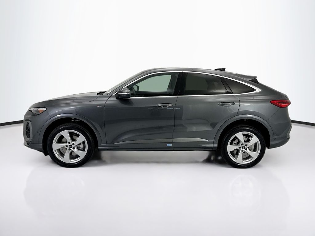 Thumbnail: 2026 Audi Q5 - 8