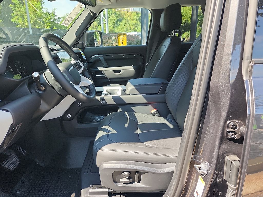 Thumbnail: 2026 Land Rover Defender - 6