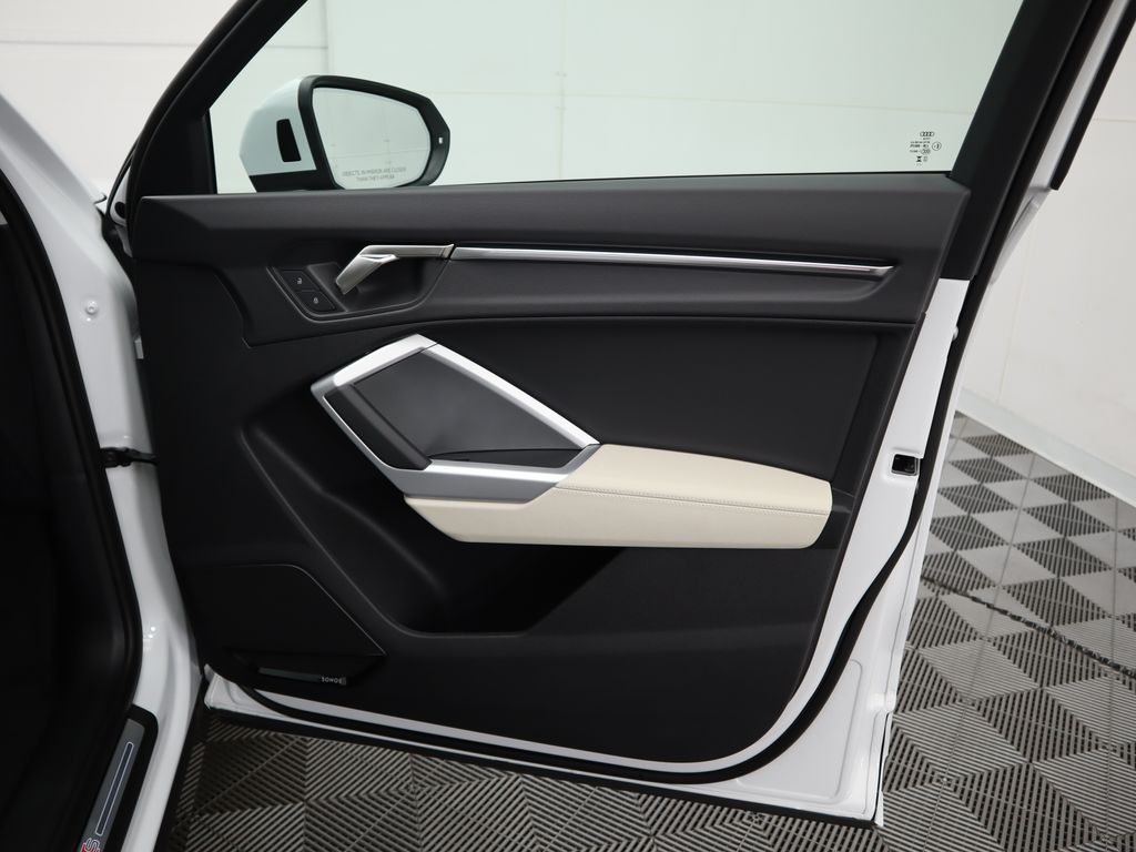 2025 Audi Q3  27