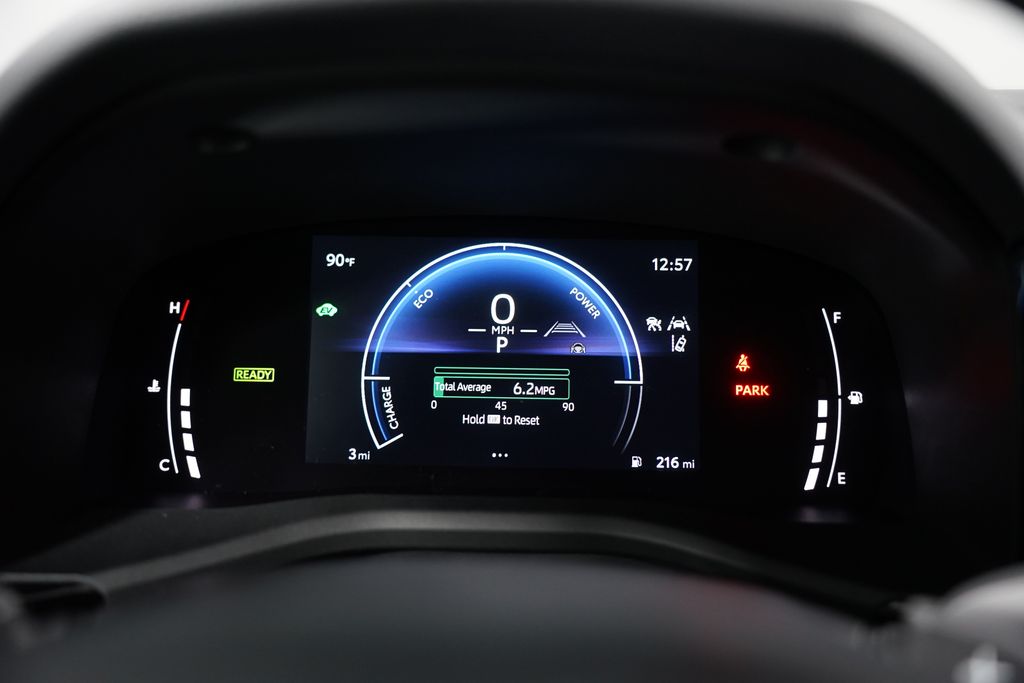 2025 Toyota Camry SE 16