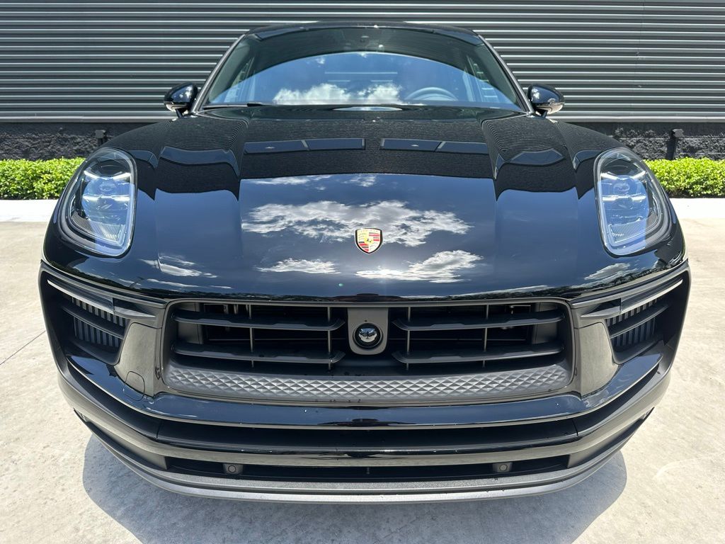 Thumbnail: 2025 Porsche Macan - 7