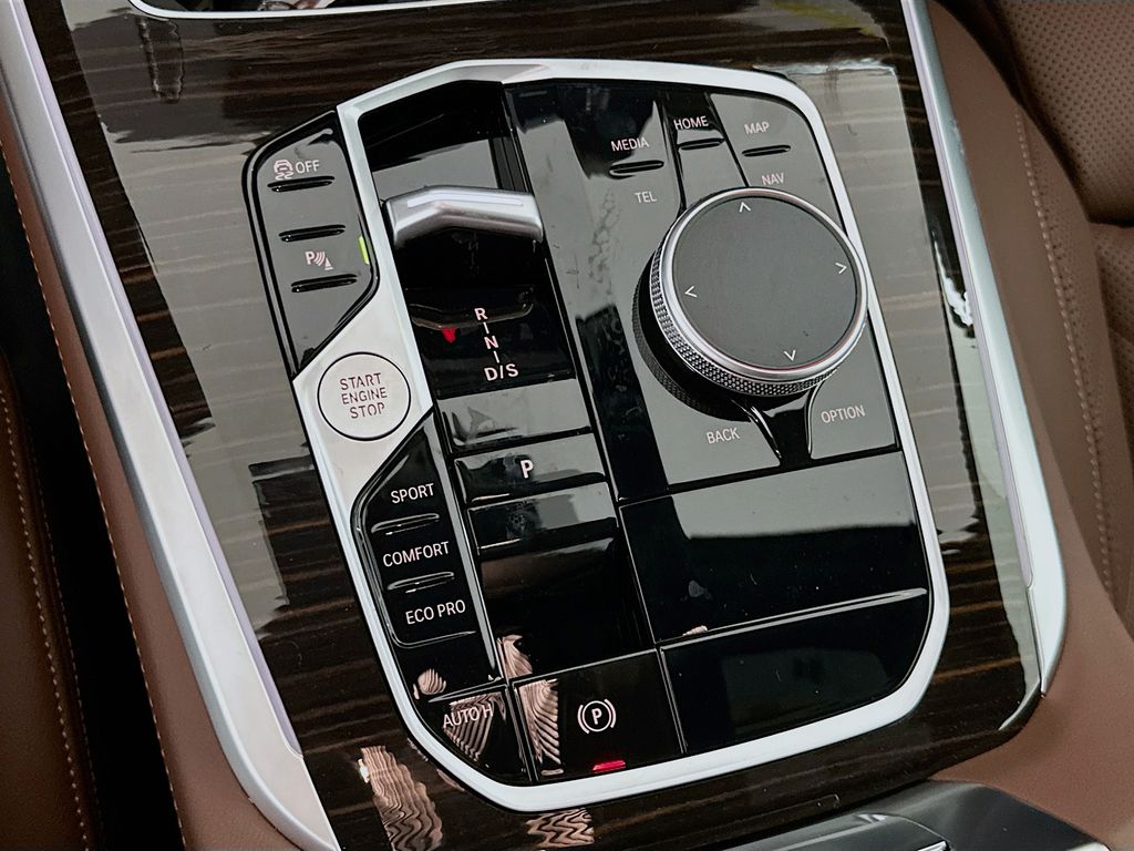 Thumbnail: 2026 BMW X5 - 15