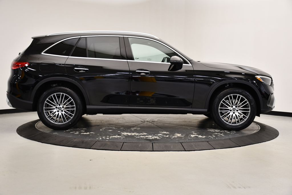 2025 Mercedes-Benz GLC 300 6