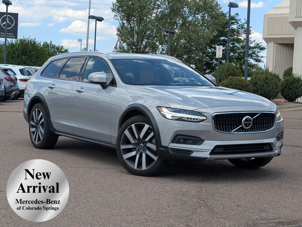 2023 Volvo V90 Cross Country B6 Ultimate AWD