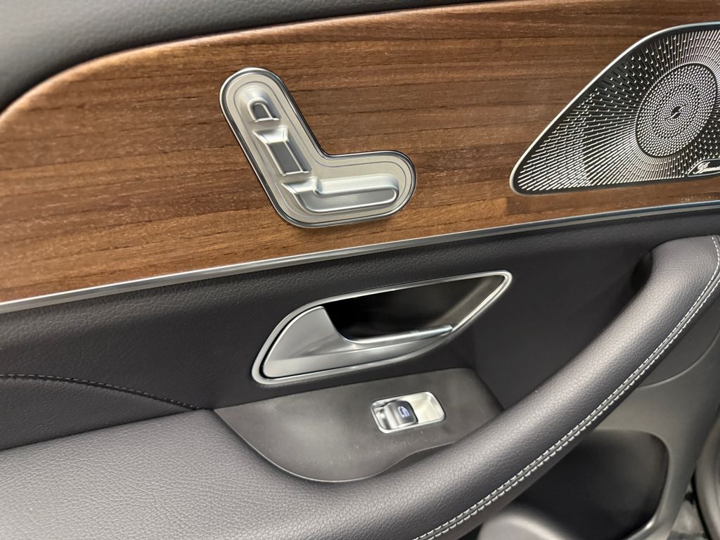 Thumbnail: 2026 Mercedes-Benz GLE - 21