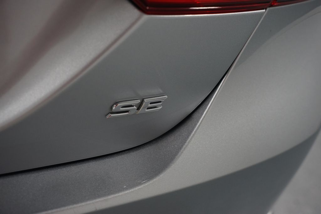 Thumbnail: 2024 Toyota Camry - 10