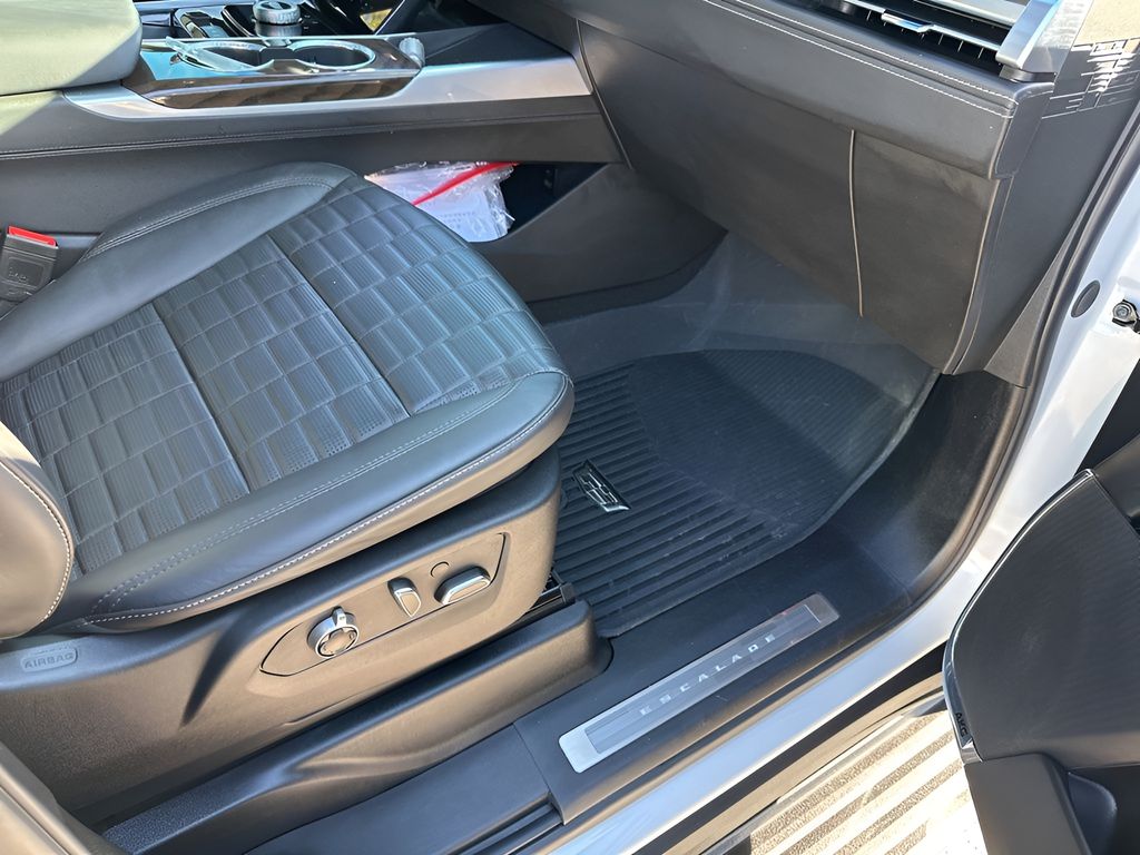 Used Car 2025 Cadillac Escalade  Sport Platinum For Sale Under $120,000 In Austin, Texas