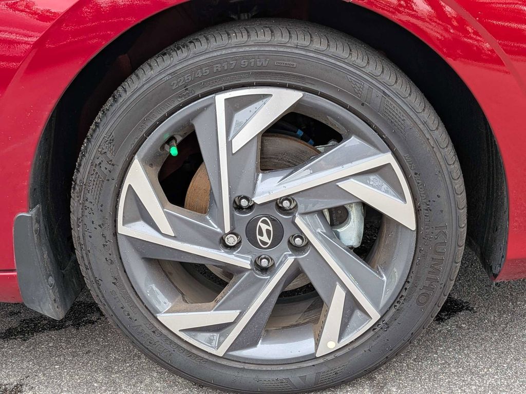 2025 Hyundai Elantra SEL - Photo 13