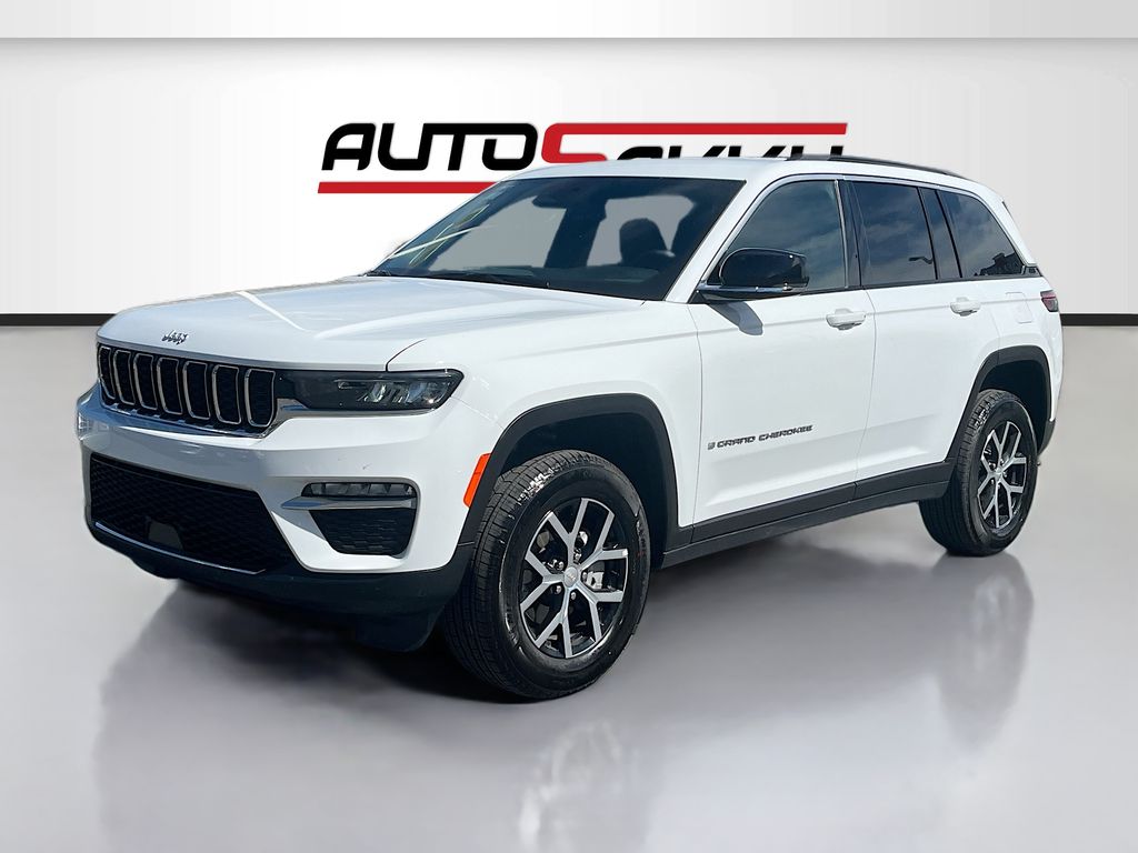 Used 2025 White Jeep Limited image 3