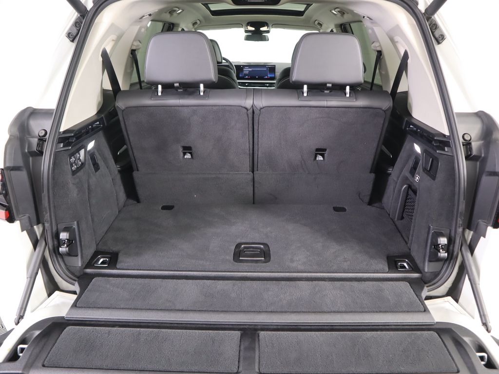 Thumbnail: 2023 BMW X7 - 30