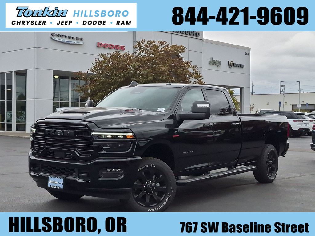 Diamond Black Crystal Pearlcoat 2026 RAM 3500 Pickup Truck Four-Wheel Drive 8-Speed Automatic