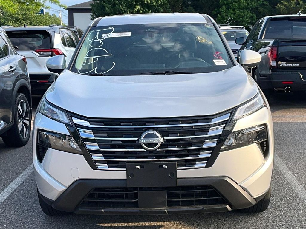 2025 Nissan Rogue — photo 2