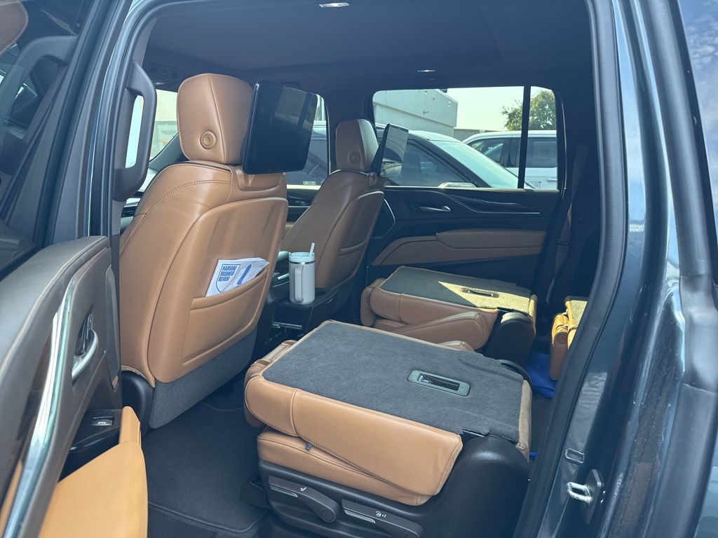 2021 Cadillac Escalade ESV Premium Luxury photo 5