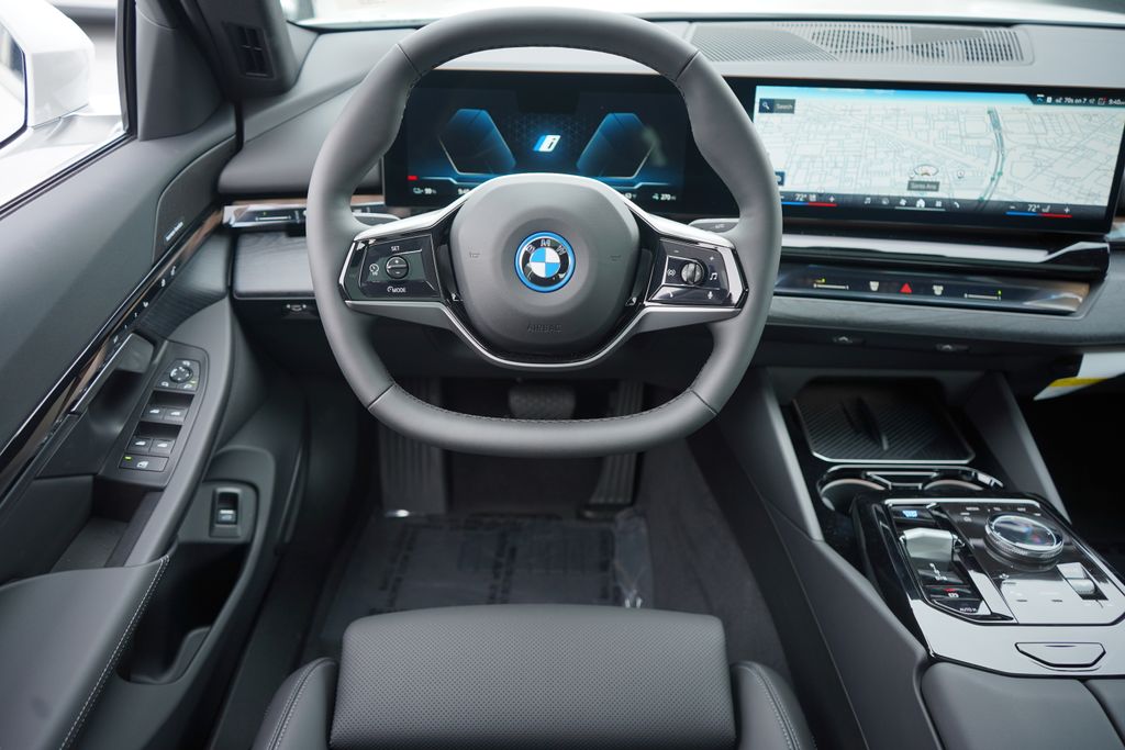 2024 BMW i5 eDrive40 15