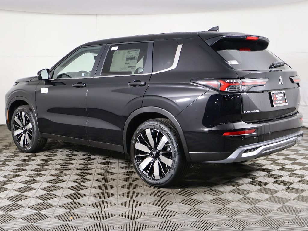 New 2026 Black Mitsubishi SE image 11