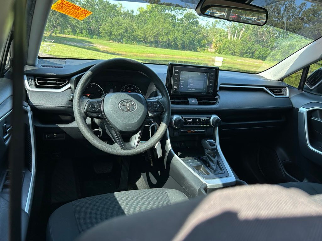 2021 Toyota RAV4 LE 12