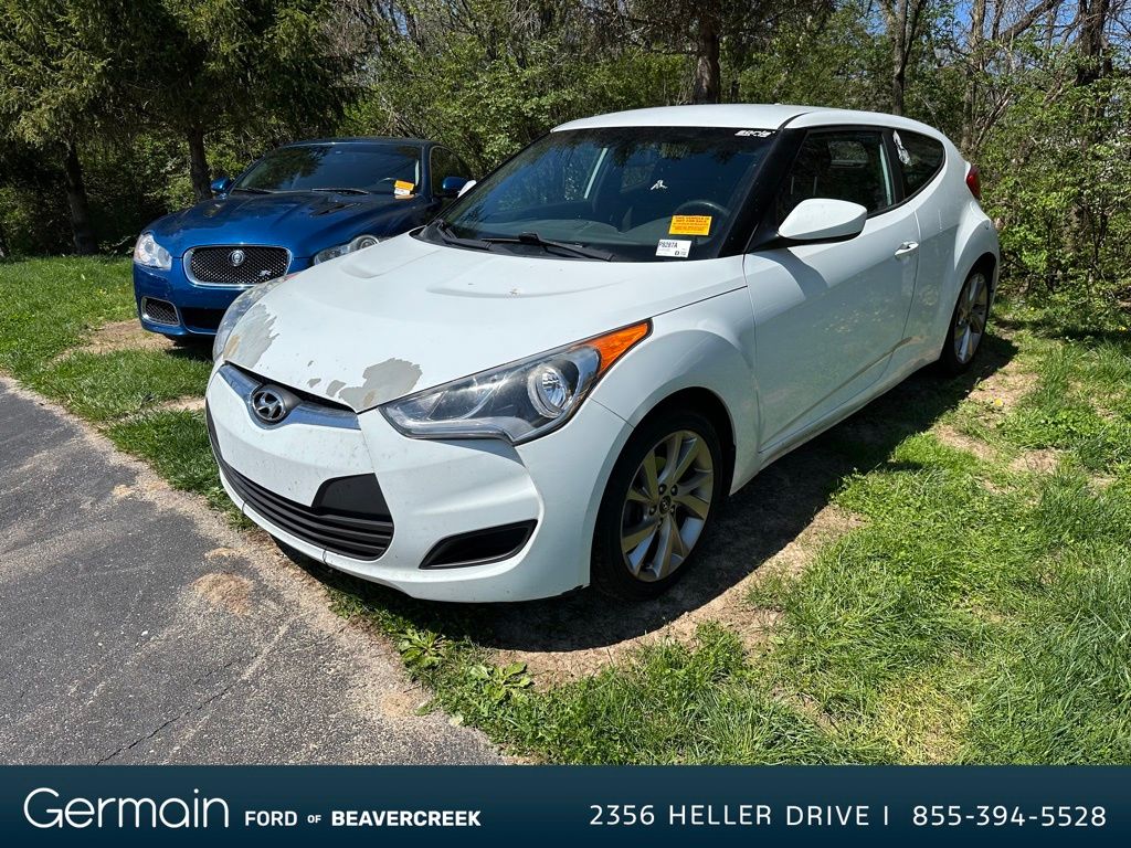 Century White 2016 Hyundai Veloster FWD with Yellow Accent Interior Coupe Front-Wheel Drive 6-Speed Dual Clutch