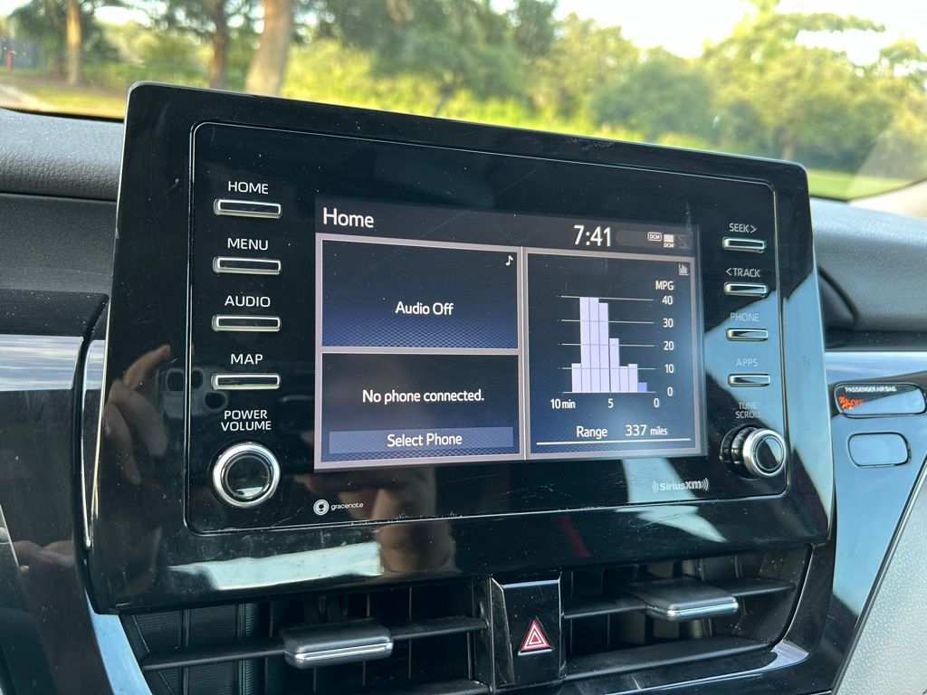 Thumbnail: 2021 Toyota Camry - 24