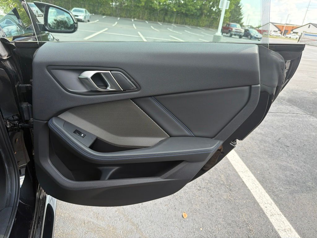 Thumbnail: 2025 BMW 2 Series - 23