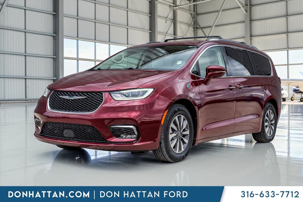 Velvet Red Pearlcoat 2021 Chrysler Pacifica Hybrid Minivan Front-Wheel Drive Continuously Variable Transmission