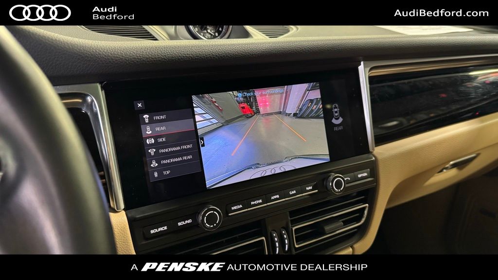 Thumbnail: 2020 Porsche Macan - 16