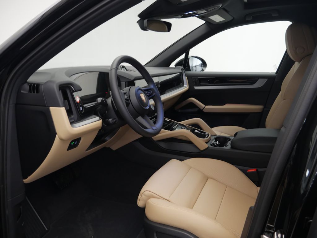 Thumbnail: 2026 Porsche Cayenne - 3