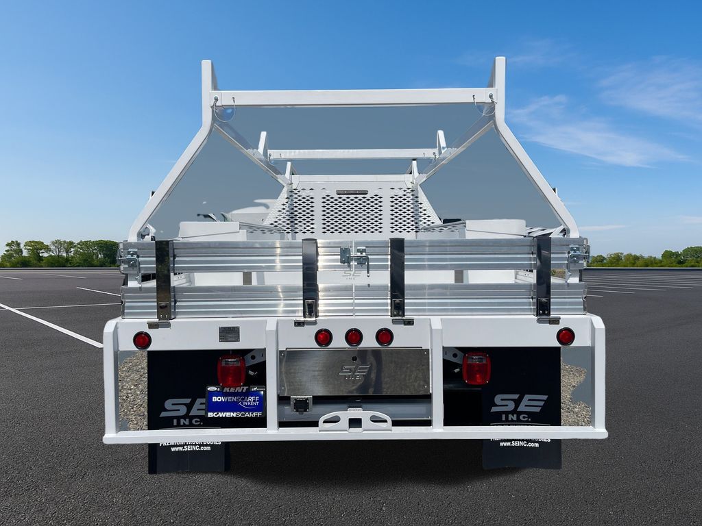New 2024 Ford Super Duty F-450 Chassis Crew Cab (DRW) 203" Wheelbase XL