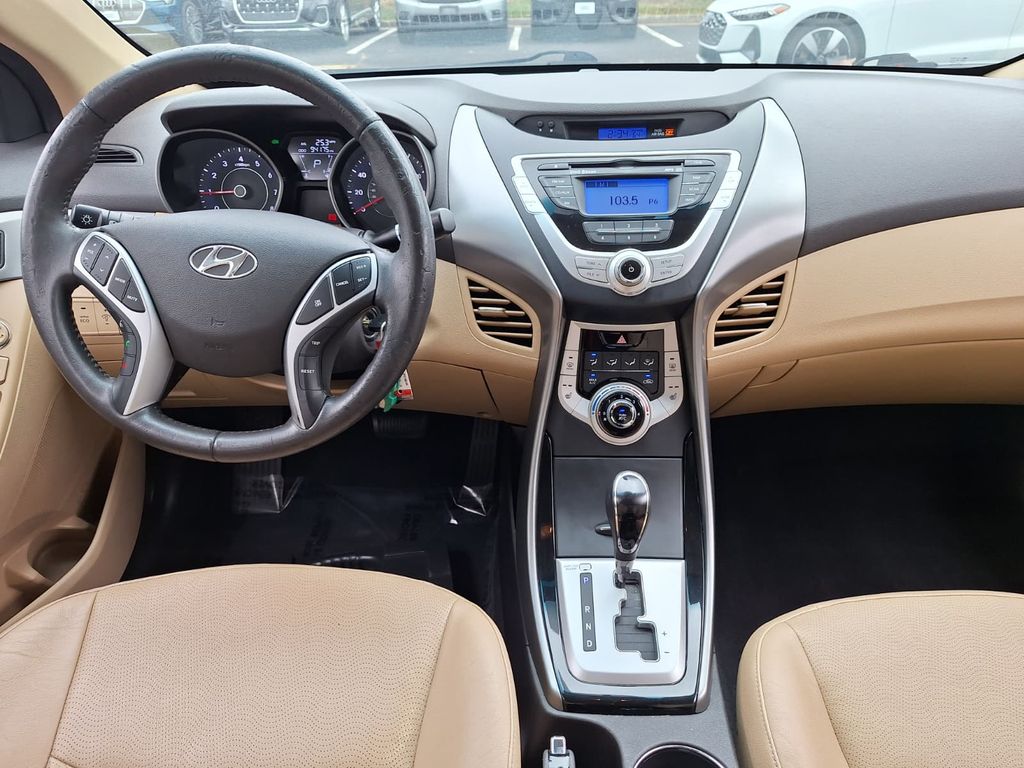 Thumbnail: 2013 Hyundai Elantra - 16