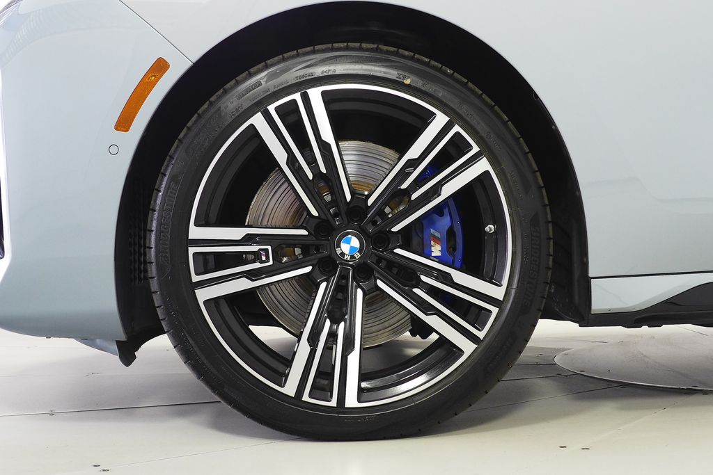 Thumbnail: 2024 BMW 7 Series - 5