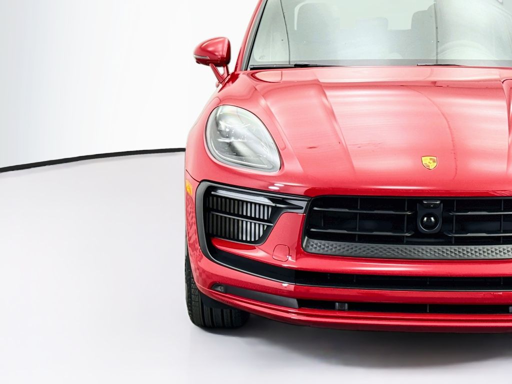 Thumbnail: 2026 Porsche Macan - 12