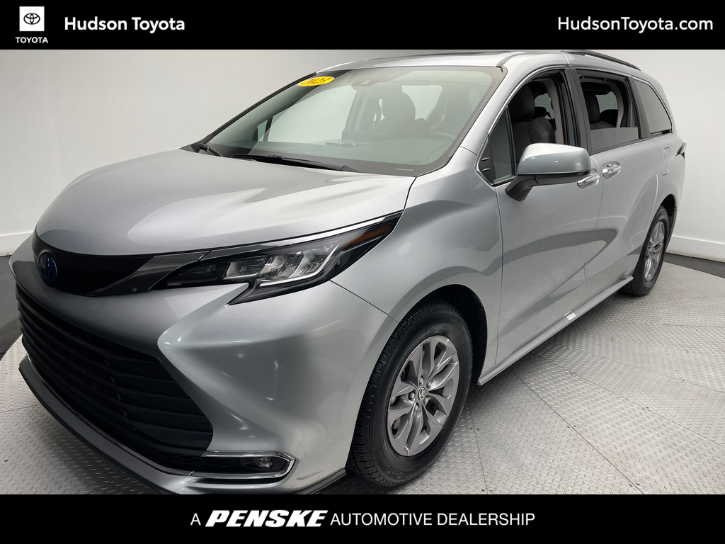 2023 Toyota Sienna XLE -
                Jersey City, NJ