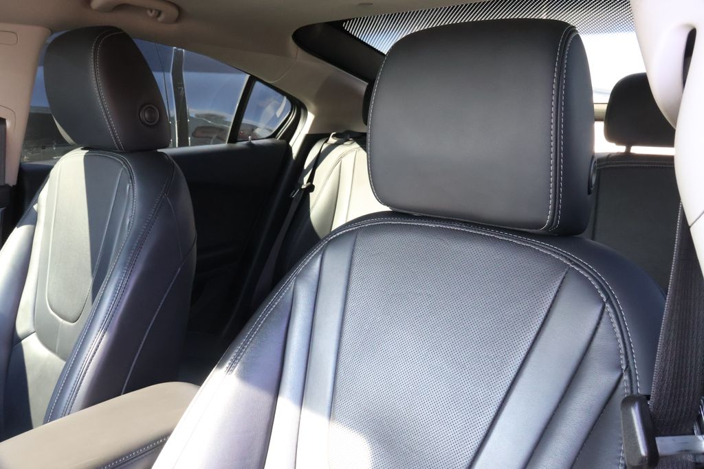 Thumbnail: 2012 Chevrolet Volt - 9