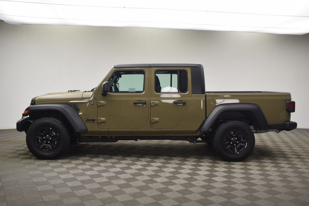 new 2026 Jeep Gladiator car, priced at $41,746