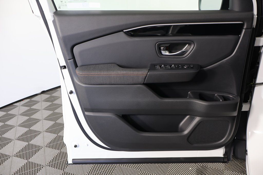 Thumbnail: 2025 Honda Pilot - 8