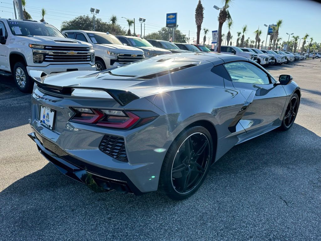 2024 Chevrolet Corvette Stingray 8