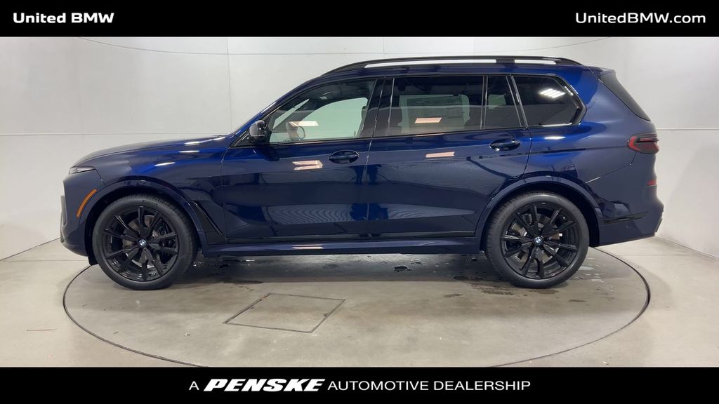 2026 BMW X7 M60i 5