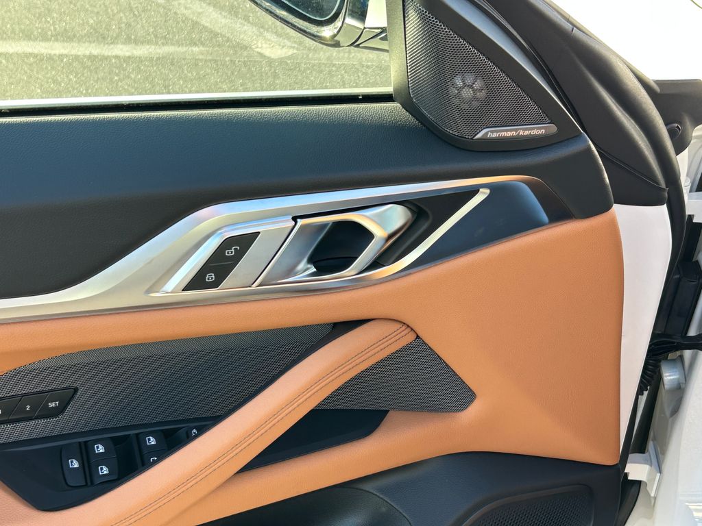 Thumbnail: 2026 BMW i4 - 12