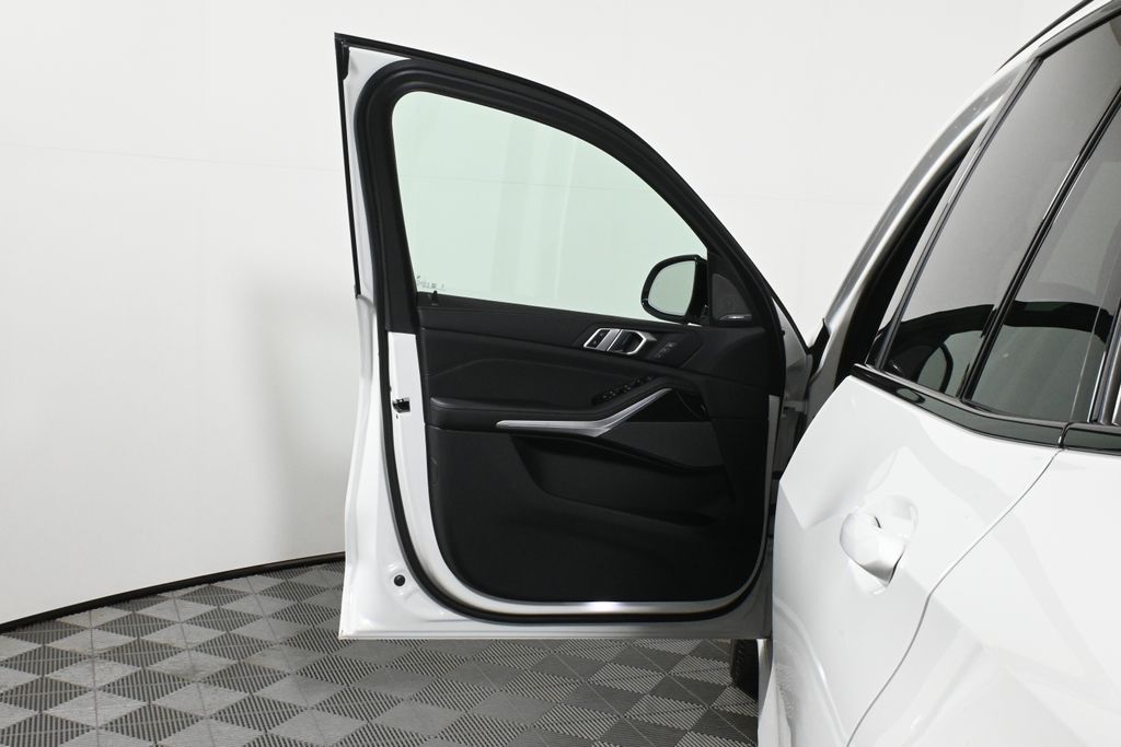 Thumbnail: 2026 BMW X5 - 29