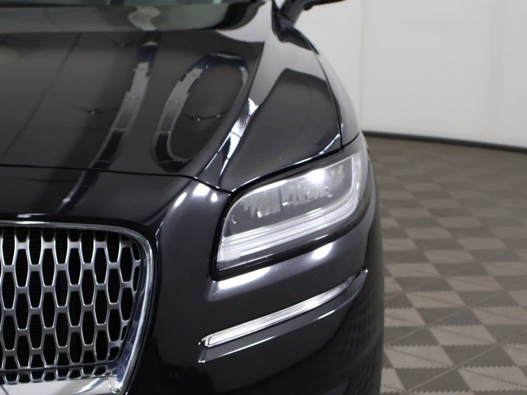 Used 2022 Black Lincoln Reserve image 17