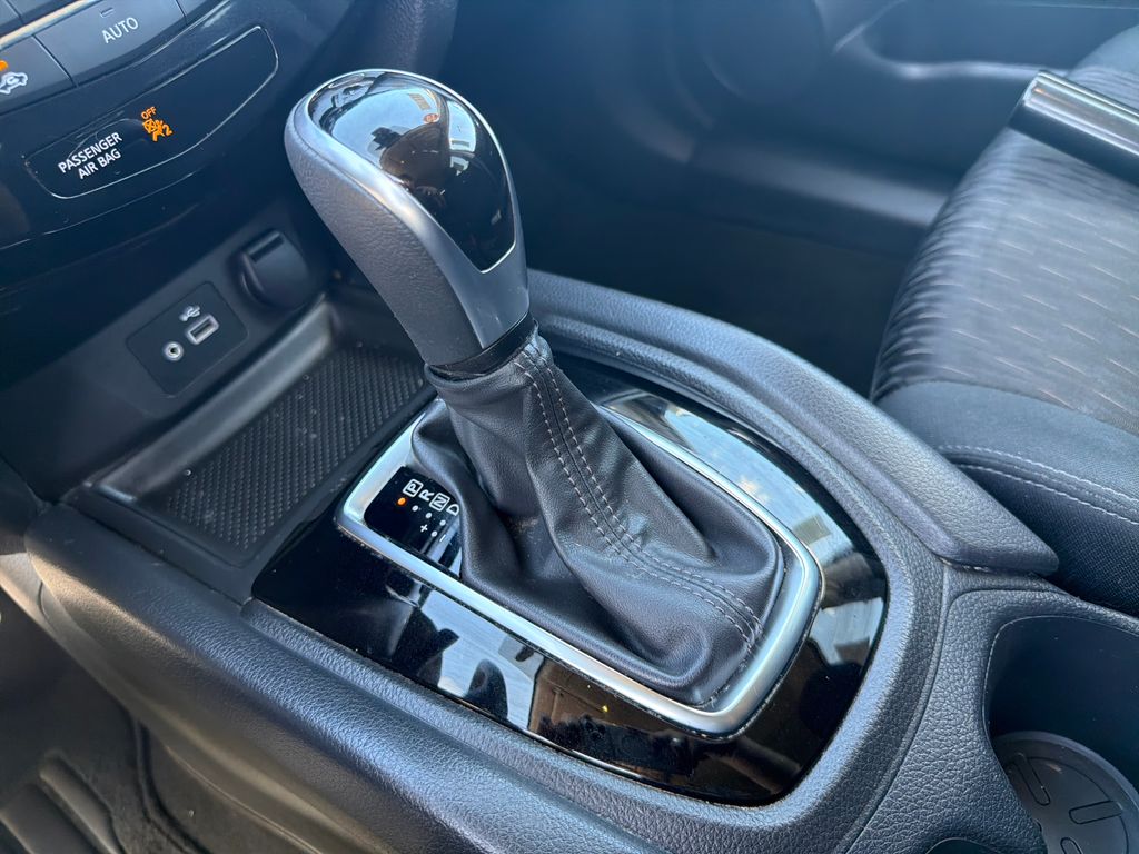 Used 2020 Nissan Rogue SV 4D Sport Utility