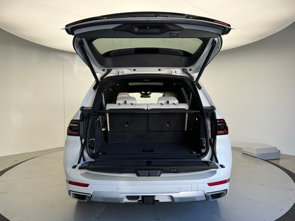 Thumbnail: 2024 BMW X7 - 5