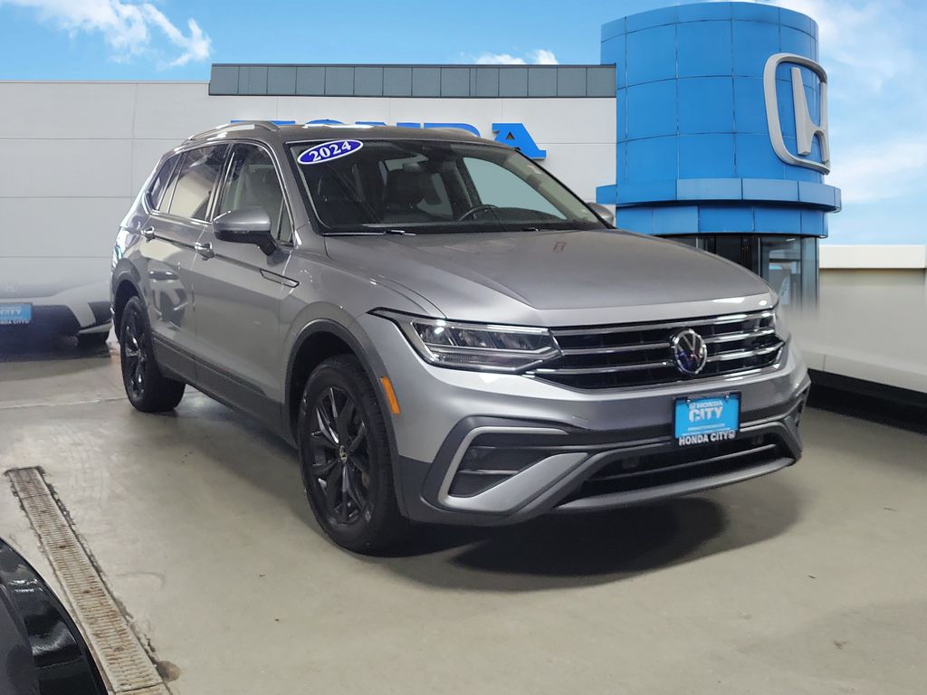 Silver 2024 Volkswagen Tiguan SUV / Crossover Front-Wheel Drive 8-Speed Automatic