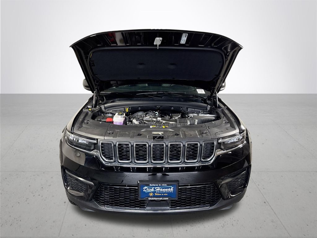 2026 Jeep Grand Cherokee Laredo