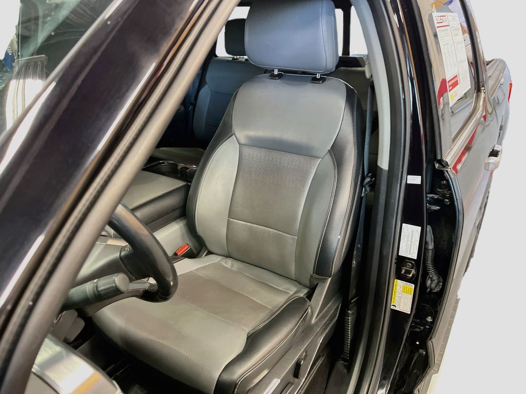 Used 2023 Black Metallic Ford Lariat image 20