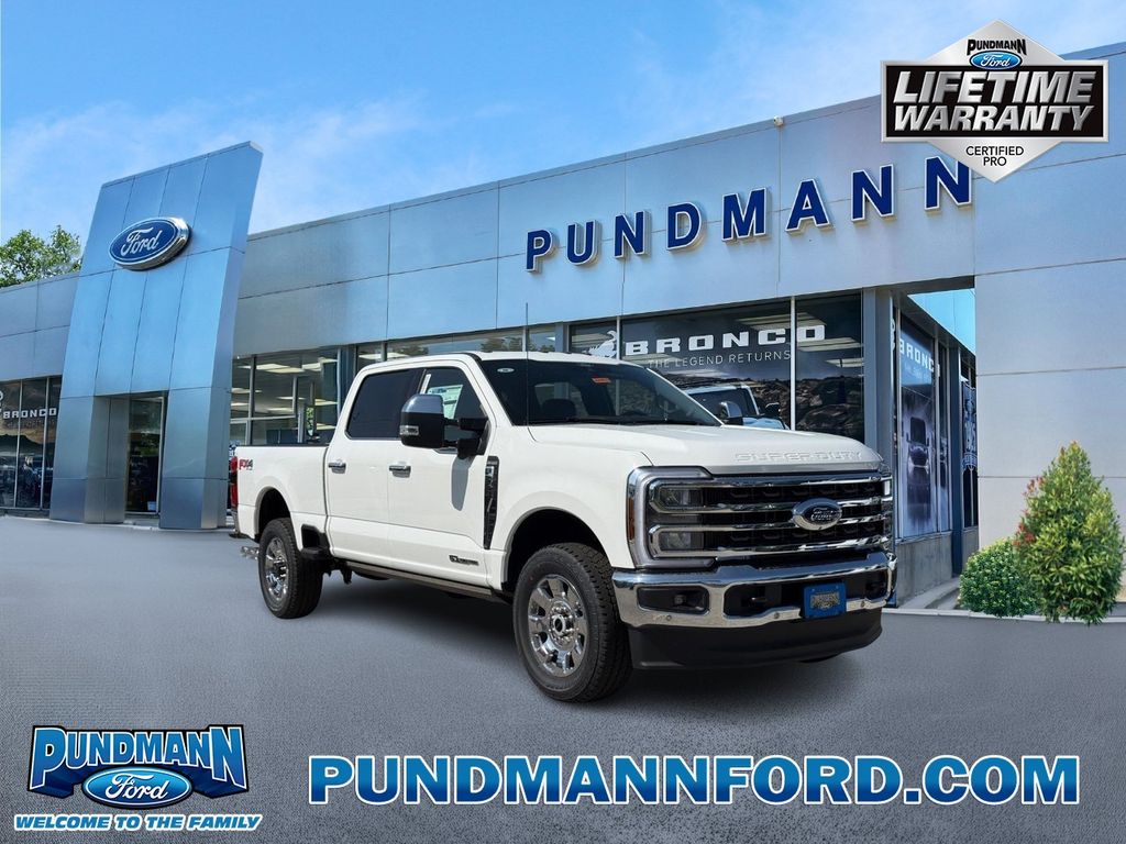 White Metallic 2026 Ford F-350 Super Duty Pickup Truck Four-Wheel Drive Automatic